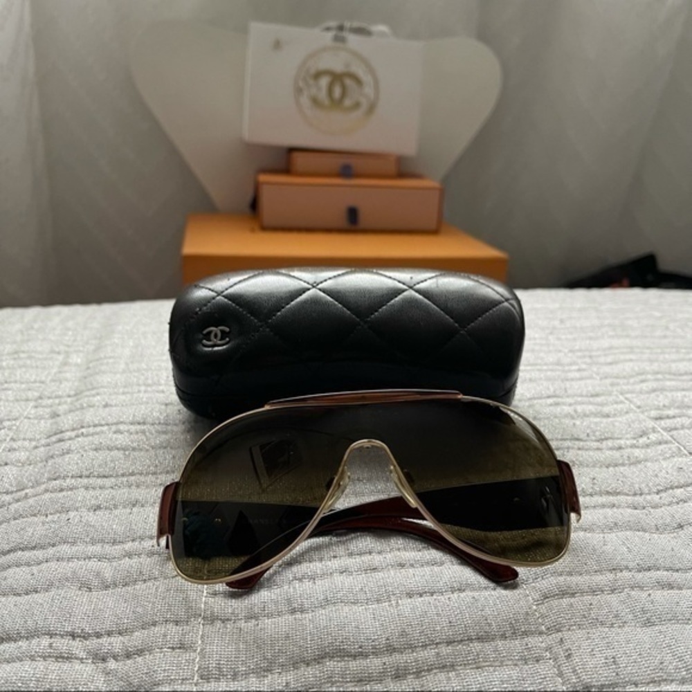 CHANEL Vintage THE 1999 Sunglasses - Picture 2 of 16